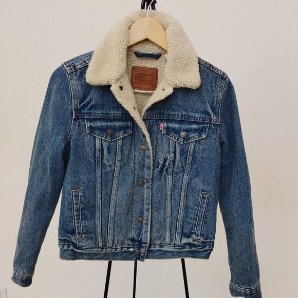 Levi's® Premium Sherpa Denim Jacket - Picture 2 of 7